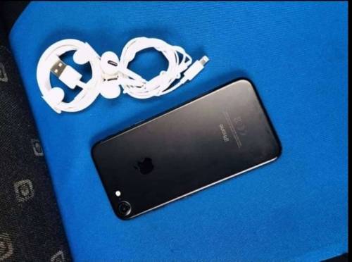 IPHONE 7 32GB ||LIKE NEW, VERY CLEAN ||BARGAIN ITEM CLEAN