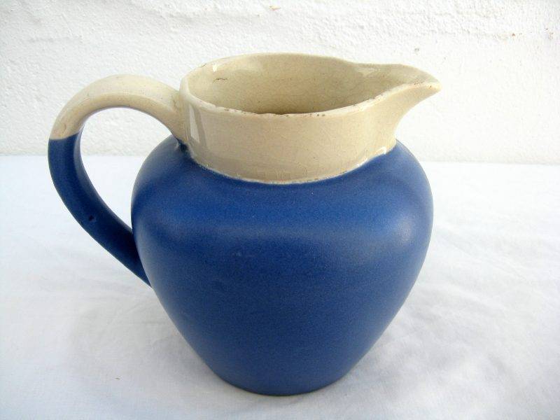 DEVONMOOR MADE IN ENGLAND JUG. H14cm x D AT BASE 8.4cm. P&P=R33. (CR19)