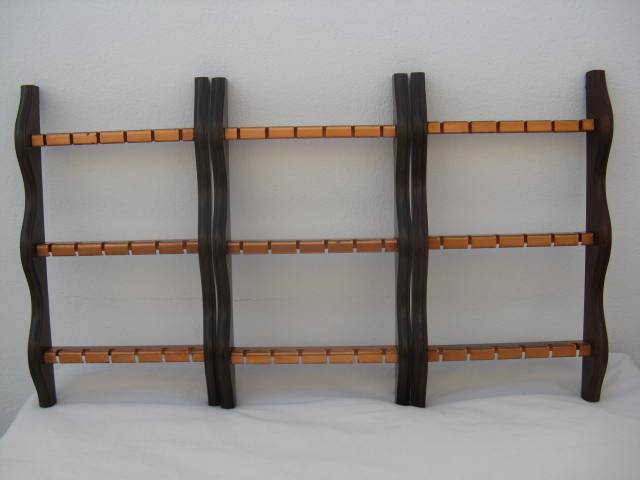 SPOON RACKS x 3. 2 x PLASTIC, 1 x WOOD. L 38.5cm x W 22.5cm.  (CR21))