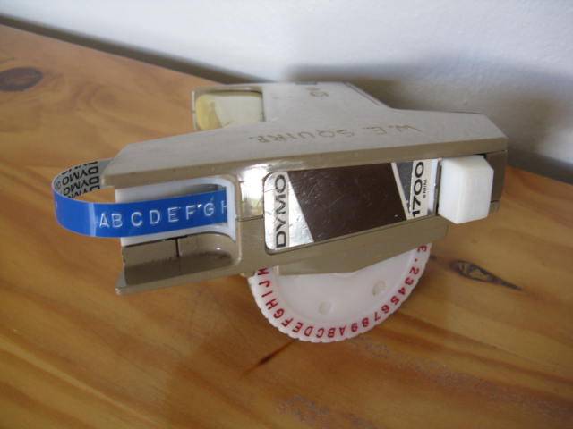 DYMO MANUAL LABEL MAKER. L 14cm.