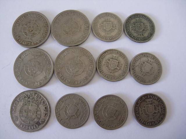 MOCAMBIQUE COINS COMBO, COMBINED VALUE = $47.50. VARIOUS DATES AND CURRENCY AMOUNTS.