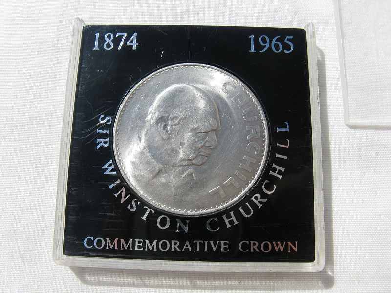 SIR WINSTON CHURCHILL 1874 -1965 COMMEMORATIVE CROWN.