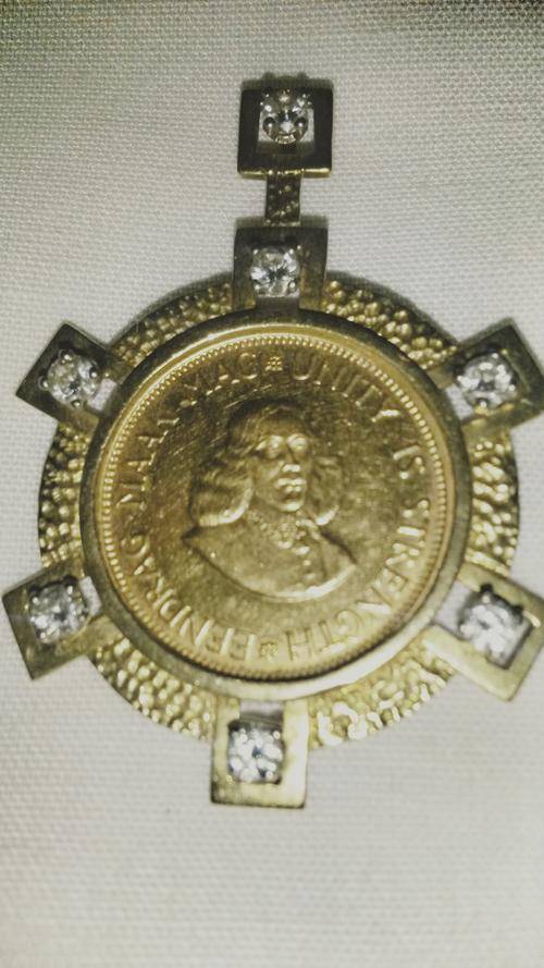 GOLD Coin R2  1975