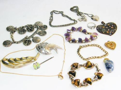 Lot of 15 costume jewellery pieces