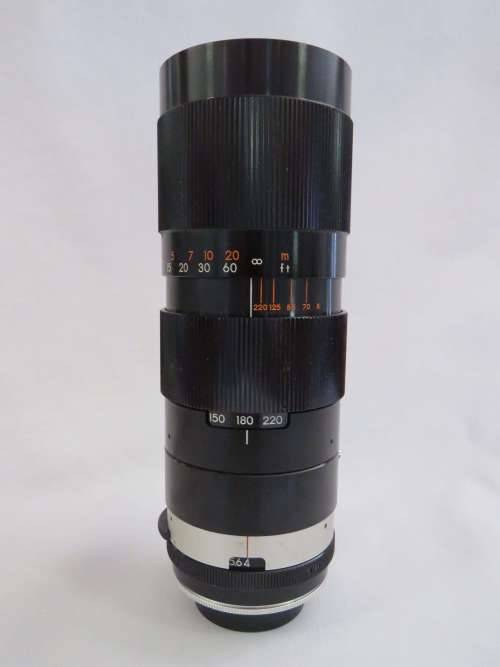 Auto-Tamron zoom 70-220mm 1:4 lens - Nikon