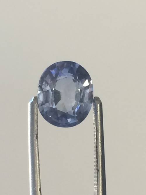 Light blue oval Sapphire with chip on side - 2.63ct