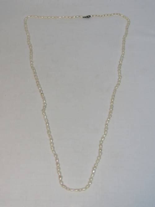 String of freshwater pearls necklace
