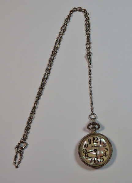 Beautiful Old England ladies pocketwatch with chain - Working
