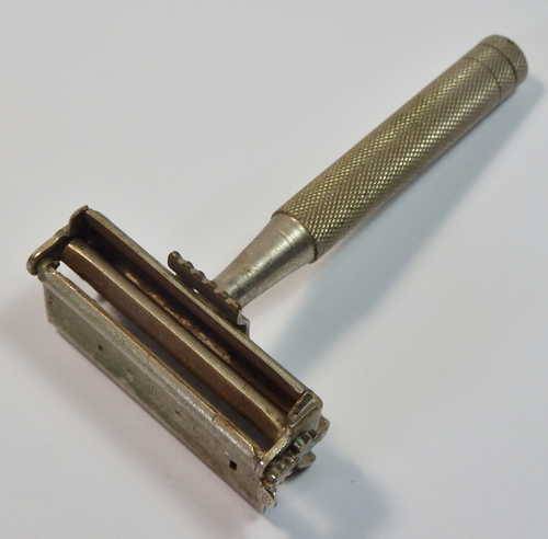 Vintage Valet safety razor