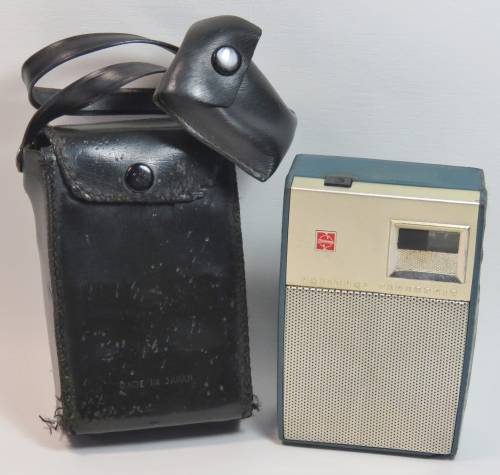 Vintage National Panasonic handheld transistor pocket AM radio - Working - Needs batteries - 2 x AA