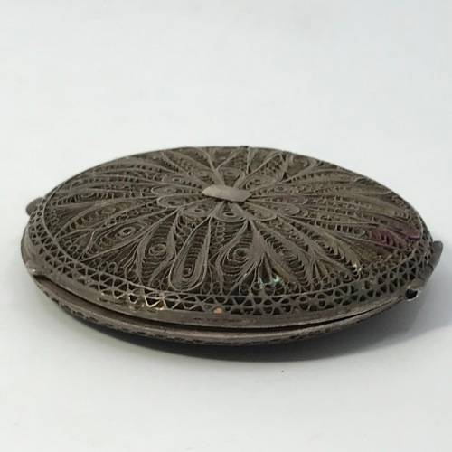 Antique Silver Filigree Powder Compact - very high class work - weighs 63.7g