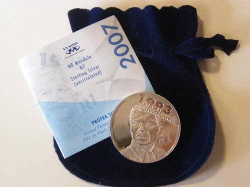 2007 Mandela silver Uncirculated Silver R1 with COA, these are difficult to find - as per photo