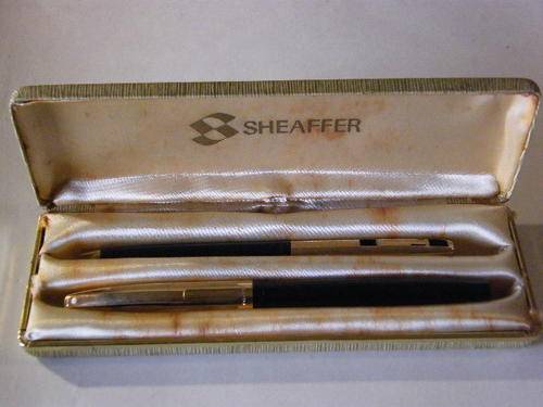 Vintage Shaeffer fountain pen with 14kt gold nib, in Shaeffer box with extra broken shaeffer pen