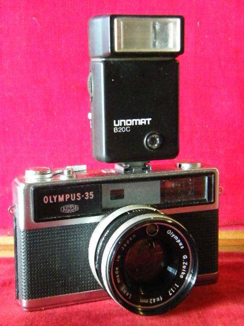 Olympus 35Lc Rangefinder camera with fast and sharp Olympus 1:1.7 42mm lens, Sekonic lightmeter incl