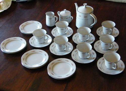 Noritake Tea Set with 29 Pieces - Petula Pattern, + 4 pieces extra - as per photo