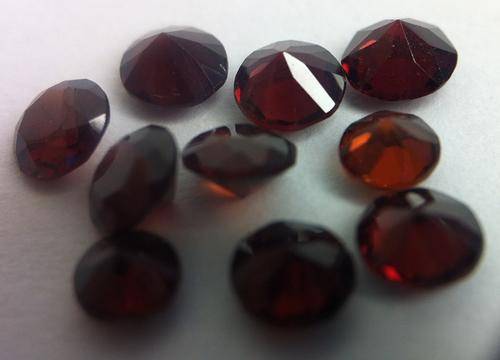 Lot of 10 cut Garnets - total of 2.2 carat - sold as a lot per package of 10 garnets - as per photo