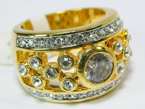 18 karat Gold plated costume ladies ring - size 6 - as per photo
