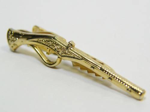 Vintage rifle shaped tie clip - as per photo