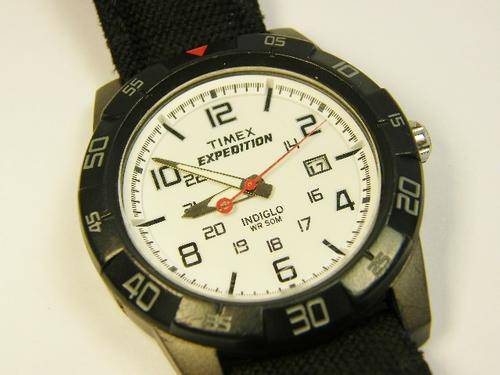 Timex Expedition Indiglo WR50M mens watch - light working but clock is not running - as per photo