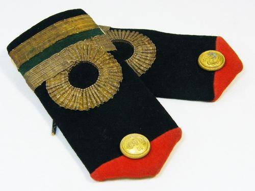 Pair of WW2 SA navy Lieutenant rank epaulettes - SA Naval seaward defence - as per photo