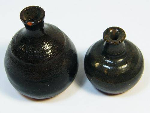 Pair of miniature ceramic flower vases - one is marked Pink/pot Paarl 79 - as per photo