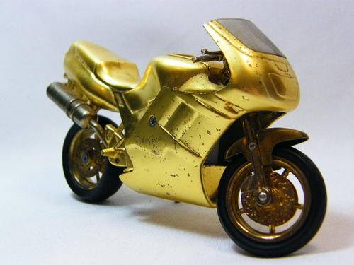 Golden diecast Piezo table lighter - working - as per photo