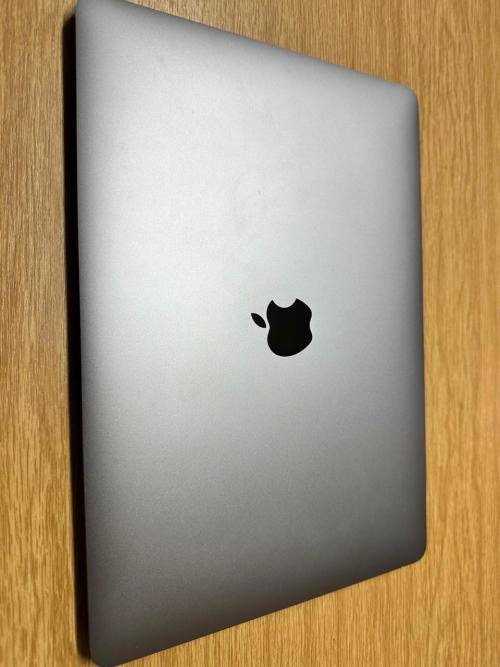 ***LOOK*** Apple Macbook Air M1 (2020)
