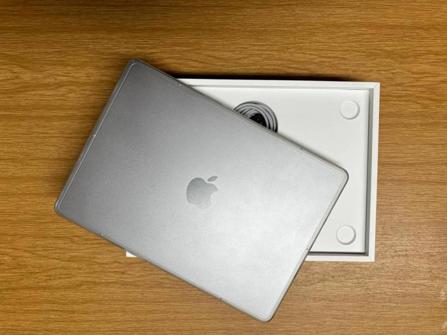 ***LOOK***  Apple Macbook Air 13.6` M2