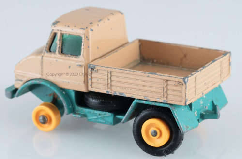 Matchbox Unimog Mercedes Benz No 49 - Brown / blue