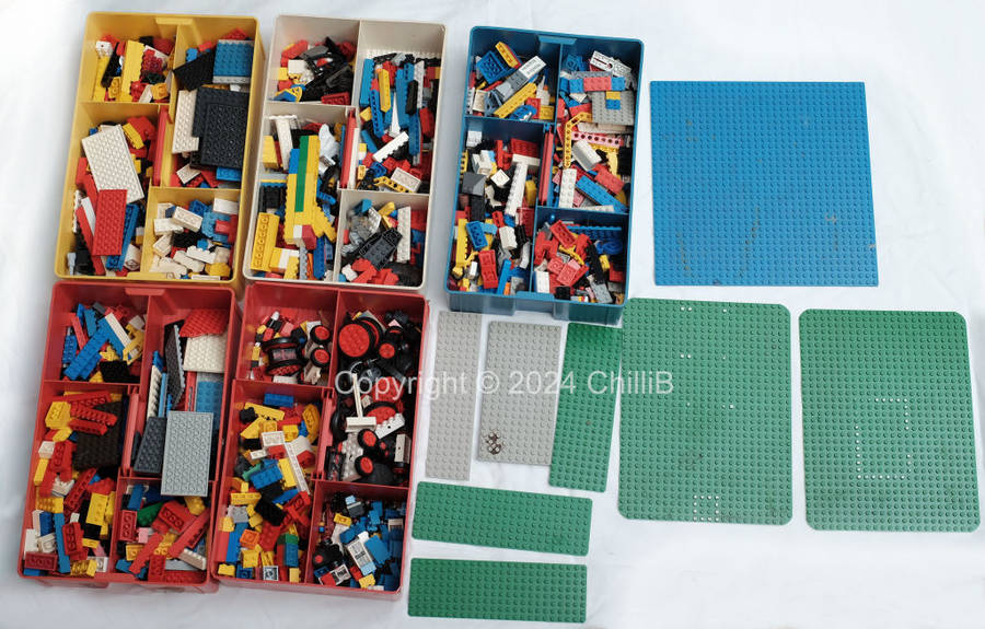 Lego Legoland bulk lot (1970 - 1980`s blocks and parts with booklets, carrying cases)