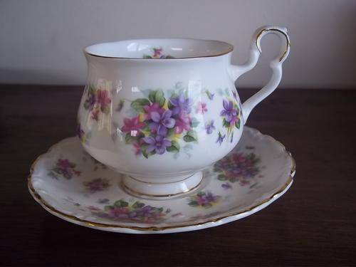 ROYAL ALBERT "VIOLETTA"  DEMITASSE DUO   STUNNING !