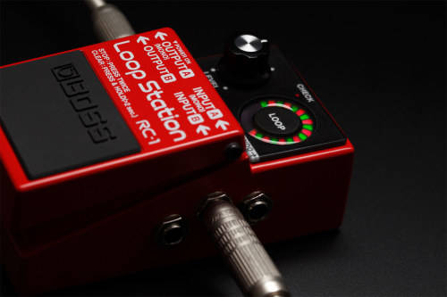 COMPACT PEDAL LOOPER WITH LOOP INDICATOR DIAL