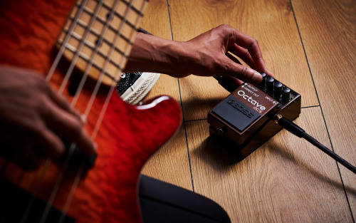 BOSS OC-5 POLYPHONIC OCTAVE PEDAL FOR GUITAR AND BASS WITH `VINTAGE OC-2` MODE