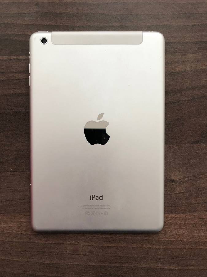 BARGAN DEAL - iPad Mini - WiFi + 4G Cellular - 16GB White and Silver