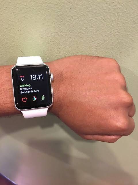GREAT CONDITION - Apple Watch Series 2 - 42mm Silver Aluminium w/ Black Sport Strap -ABSOLUTE STEAL!