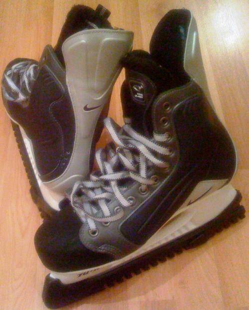 ICE SKATES - Nike Quest 4 Hockey Skates - NEVER USED