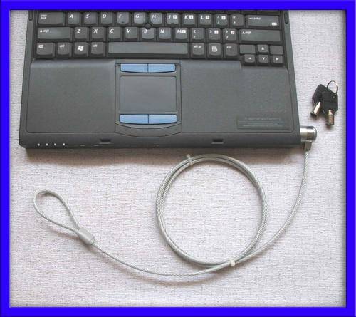 Laptop cable lock with keys