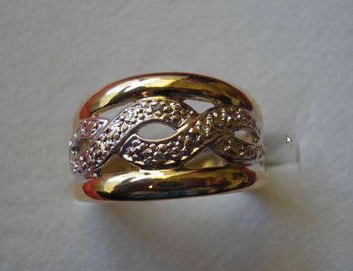 ***R2495*** 9CT. SOLID YELLOW GOLD RING WITH 2 DIAMONDS!!!!!