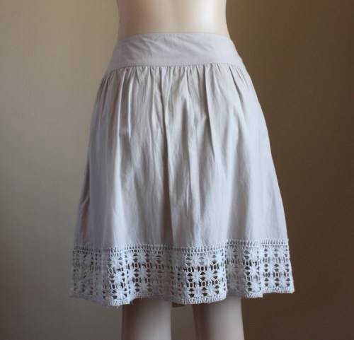 Light grey skirt with crochet detail (by GCouture)