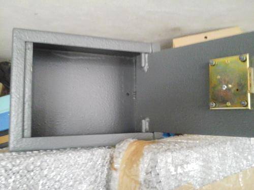 Wall safe