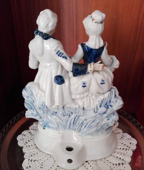Victorian Couple figurine