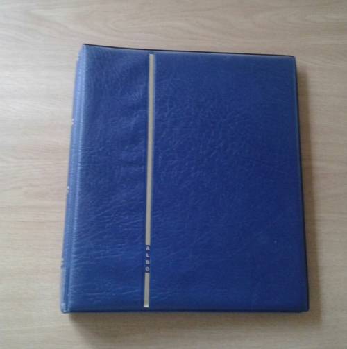 AS NEW LOVELY ALBO SOFT PAD MULTI-RING ALBUM WITH 33 BLANK PAGES (NOT NEW).