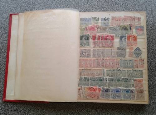 STUNNING NETHERLANDS BULK COLLECTION IN A 32 PAGE A5 ALBUM. FINDS POSSIBLE !!!