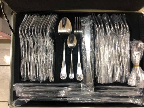 BRAND NEW ROMANIA 84 PIECE CUTLERY SET IN BRIEFCASE