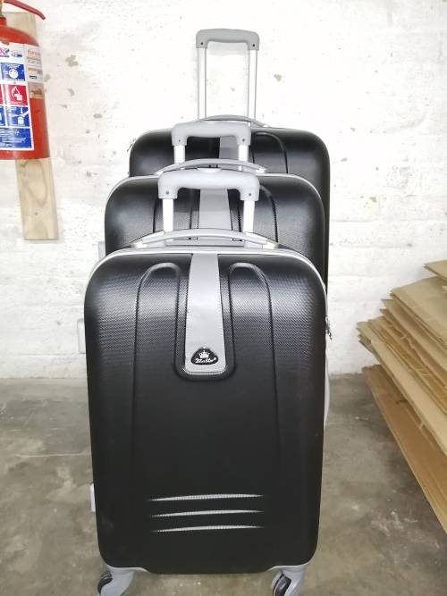 ****BLUE STAR****Set of 3 Lightweight Travel Luggage Bags - Universal Wheels - (Black)