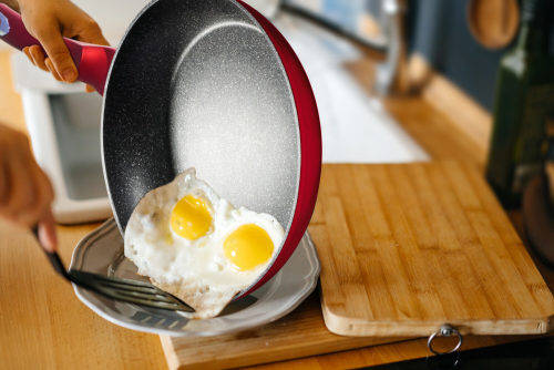 BERLINGER HAUS 24CM MARBLE COATING FRY PAN - BURGUNDY METALLIC