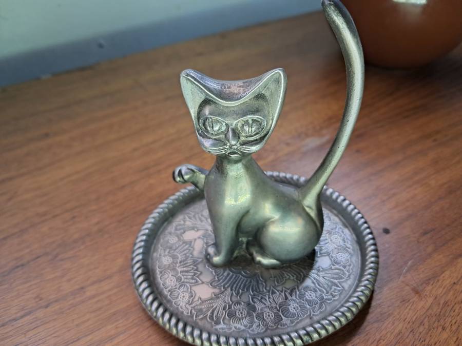 Vintage 1970`s ring holder ornament  cat silver plated