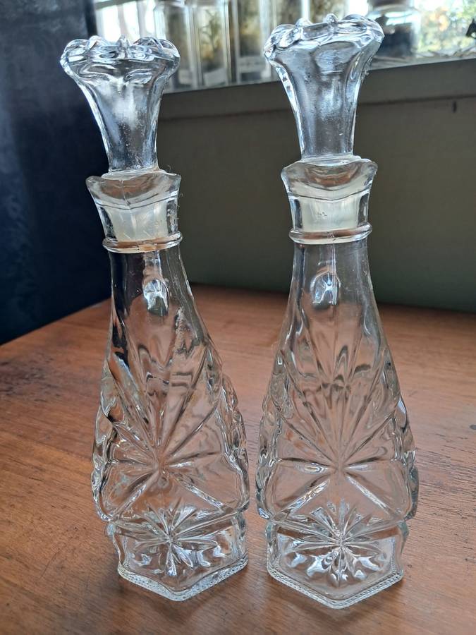 Vintage Glass Oil & Vinegar Cruet Set