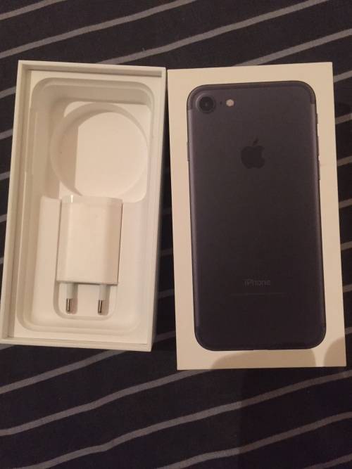 iPhone 7 - 32GB - Black