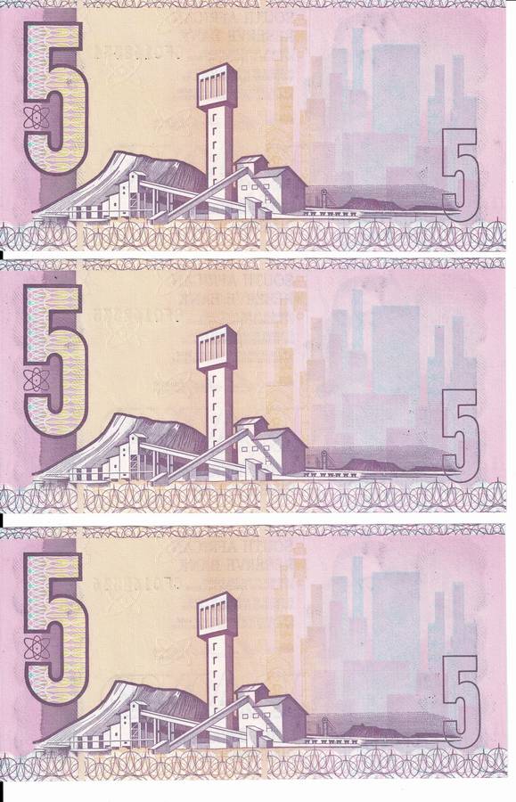 Crazy Low Start! 5x In Sequence R5 Notes. Crisp Uncirculated